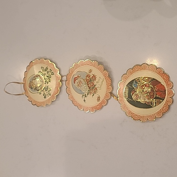 Gorgeous Paper Vintage Victorian Christmas Ornament - Picture 5 of 5